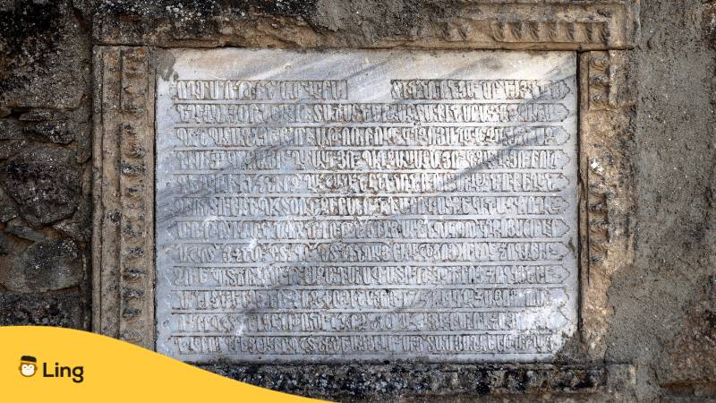 Entdecke mit der Ling-App die armenische Schrift 