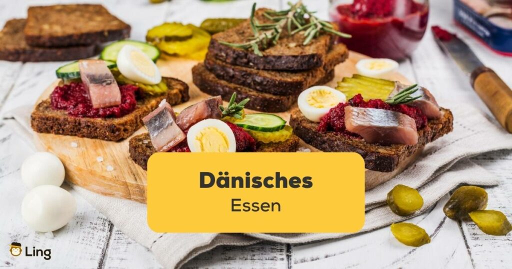 Tisch mit einer Menge köstlichem dänisches Essen